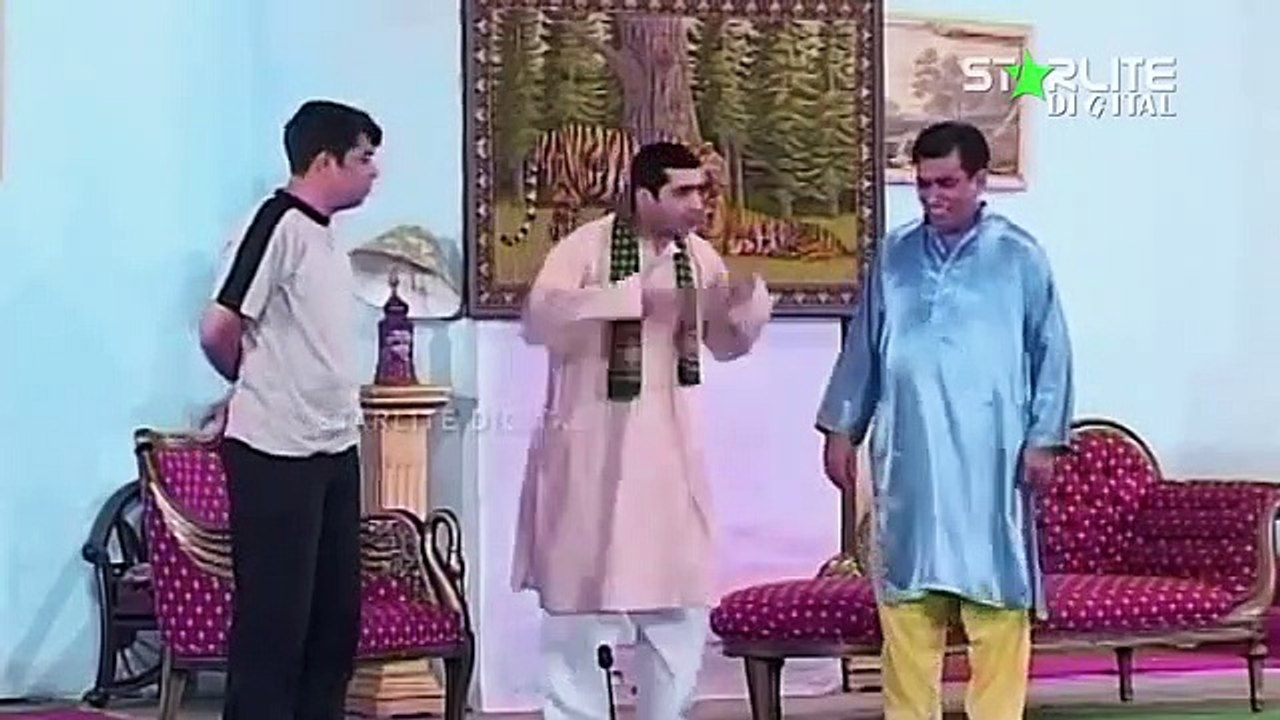 zafri_khan_and_nasir_chinyoti_aashiq_china_made_new_pakistani_stage_drama_full_comedy_clip__360p