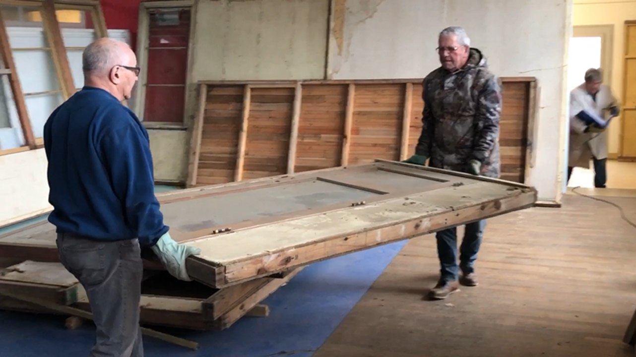 Les Collectionneurs virois refont un baraquement américain