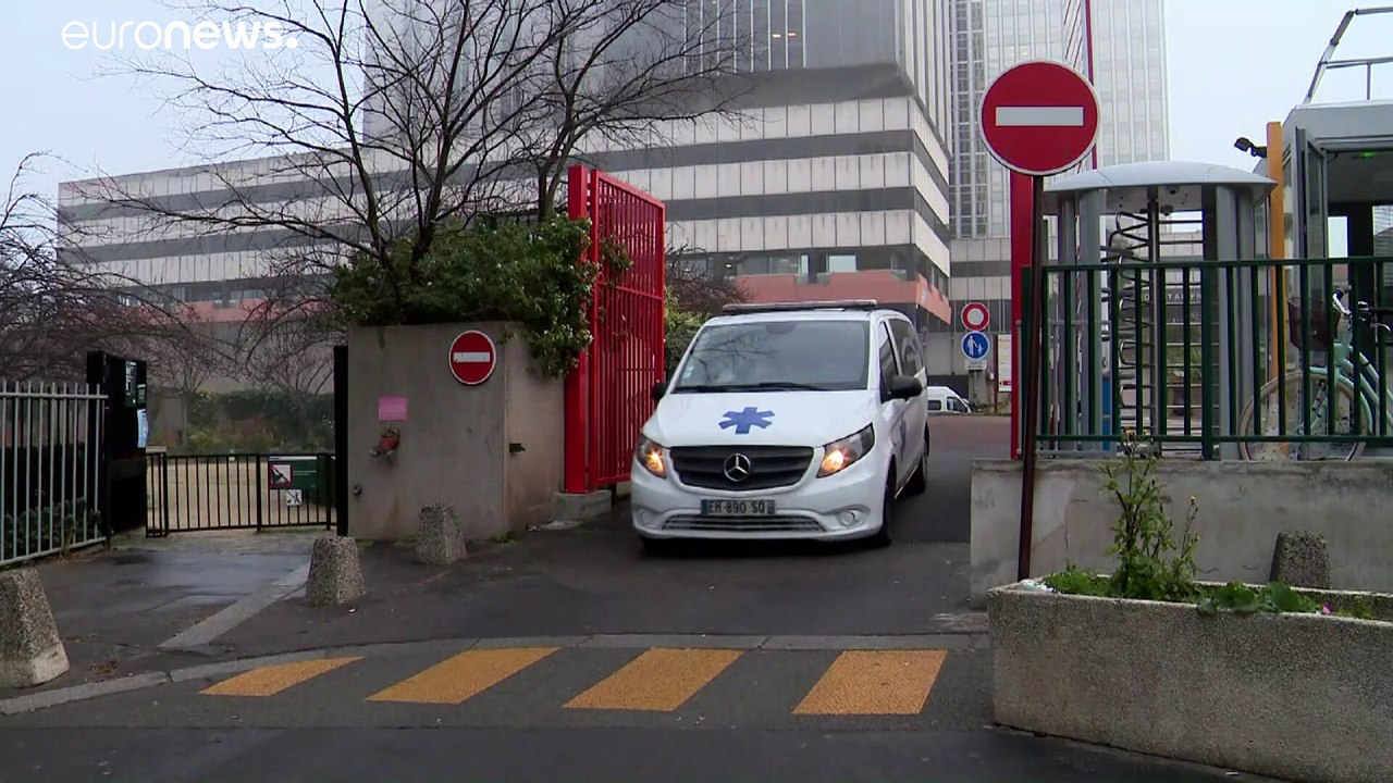 Un turista chino en Francia, la primera víctima del coronavirus fuera de Asia