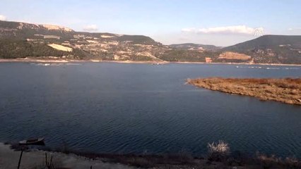 Kemer Barajı Gölü'nde kaybolan kişiyi arama çalışmaları sürüyor