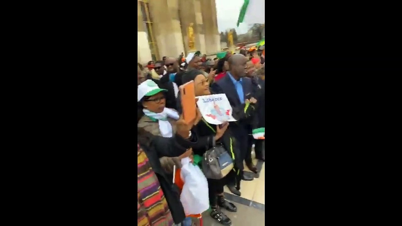 Côte d'Ivoire: des ivoiriens réunis à Paris réclament la libération des prisonniers politiques