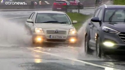 Tempesta Dennis: allarme rosso in Galles