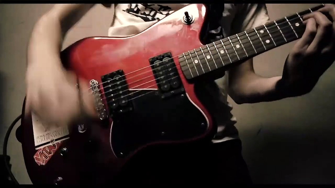 Feine Sahne Fischfilet - Komplett im Arsch (Official Video)