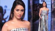 Lakme Fashion Week 2020 :  Shraddha  Kapoor ने  Strapless Dress पहन बढ़ाया Hotness का पारा । Boldsky