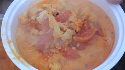 Cambodian food - Curry cauliflower with tomatoes - សម្លការីផ្កាខាត់ណានិងប៉េងប៉ោះ - ម្ហូបខ្មែរ