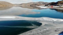 Kısmen buz tutan Sadak Gölü havadan görüntülendi