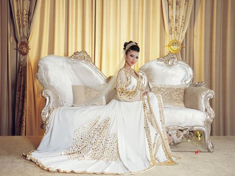 دنيا بطمة تعلن التحدي وترفض الهزيمة بمقطع فيديو بعد الكشف عن حملها