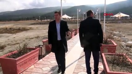 ‘Gölün kuruyup gittiğine seyirci kalmayalım’