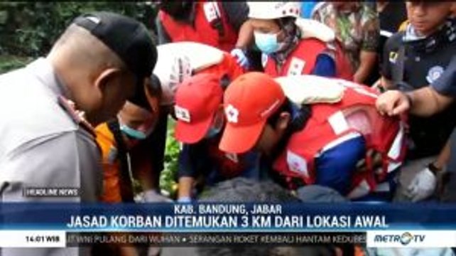 Petugas Temukan Satu Korban Terseret Banjir di Bandung
