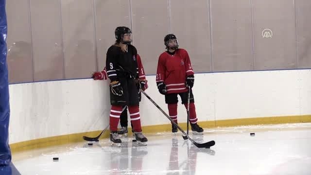 A Milli Kadın Buz Hokeyi Takımı'nın hedefi madalya