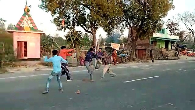 हरदोई: दो पक्षों में मारपीट, वीडियो सोशल मीडिया पर वायरल
