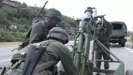 Maduro saca a las tropas a la calle para mostrar el poderío militar bolivariano