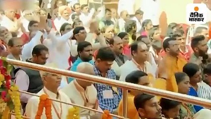मोदी ने काशी-महाकाल एक्सप्रेस को हरी झंडी दिखाई, दीनदयाल उपाध्याय की प्रतिमा का अनावरण भी किया