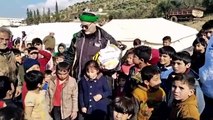 Sanatçı Yaşar Alptekin İdlib'de savaş mağdurlarını ziyaret etti