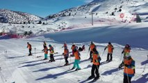 Denizli Kayak Merkezi Türkiye’nin dört bir tarafından kayak sporcularını ağırlıyor