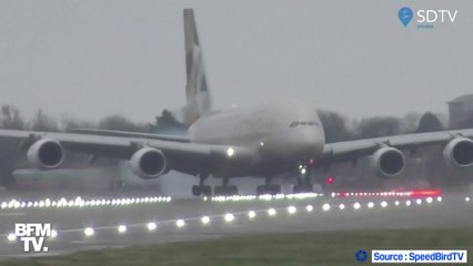 Secoué par des rafales de vent, ces'est mis à tanguer avant d'arriver de biais sur la piste