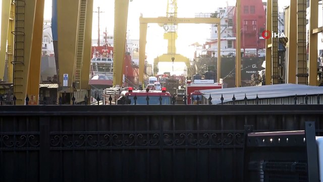 Tuzla'daki tersanede gemi yangını