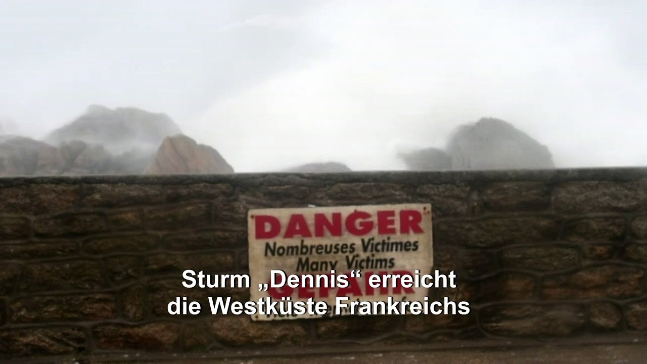 Sturm "Dennis" trifft auf Küste in Frankreich