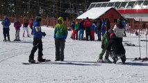 Cıbıltepe Kayak Merkezi'nde hafta sonu yoğunluğu - KARS