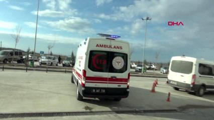 Aksaray parkta afganistanlı 2 kişi bıçakla saldırdı: 2 yaralı