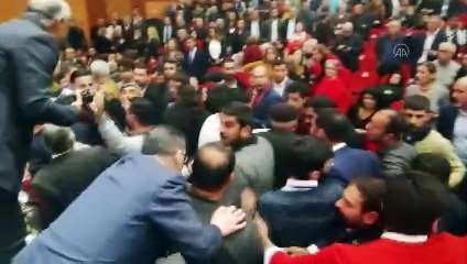 CHP Mersin 37. Olağan İl Kongresi'nde gerginlik yaşandı - MERSİN