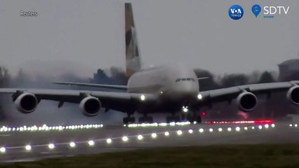 Sert Rüzgar Yolcu Uçağını Pistten Çıkardı