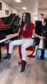 Talent : elle joue sur 2 pianos en même temps !