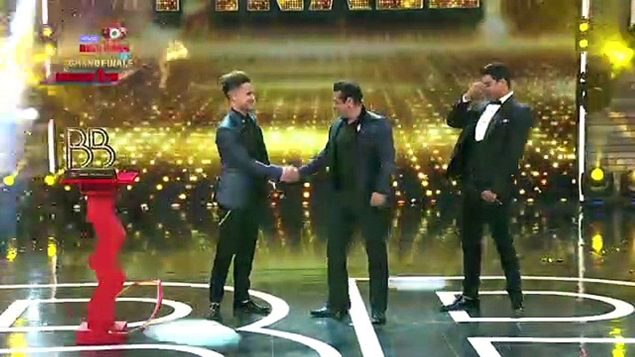 Bigg Boss 13 winner- Sidharth Shukla bags the trophy, wins cash prize of Rs 40 lakh