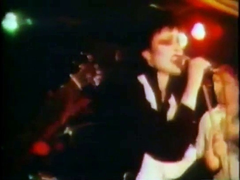 SIOUXSIE & THE BANSHEES – "BAD SHAPE" Live ("The Punk Rock Movie" 1977 UK)