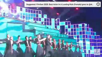 Filmfare awards 2020, Kartik Aryan performing with Akshay.