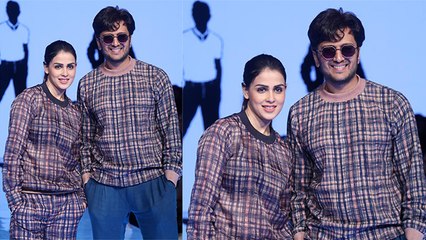 Lakme Fashion Week 2020 : Riteish Deshmukh Genelia D'Souza का Matching Dress में Ramp Walk | Boldsky