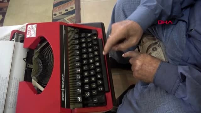 Aydın 60 yıllık daktilosuyla 6 şiiir kitabı yazdı