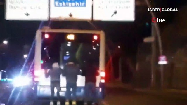 Ankara'da patenli gençlerden tehlikeli yolculuk