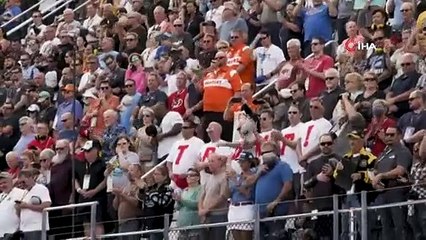 Trump, Daytona 500 yarışlarına katıldı,  makam aracı ile pistte tur attı