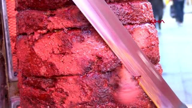 Adana'da 'sucuk döner' ilgi görüyor