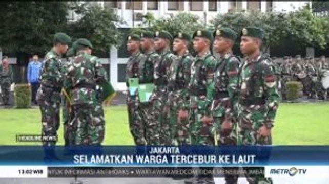 Pangkostrad Beri Penghargaan ke 7 Prajurit Kostrad Penolong Penumpang Kapal
