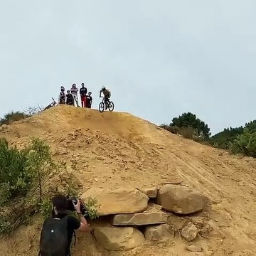 Un parcours vélo parfait avec une descente