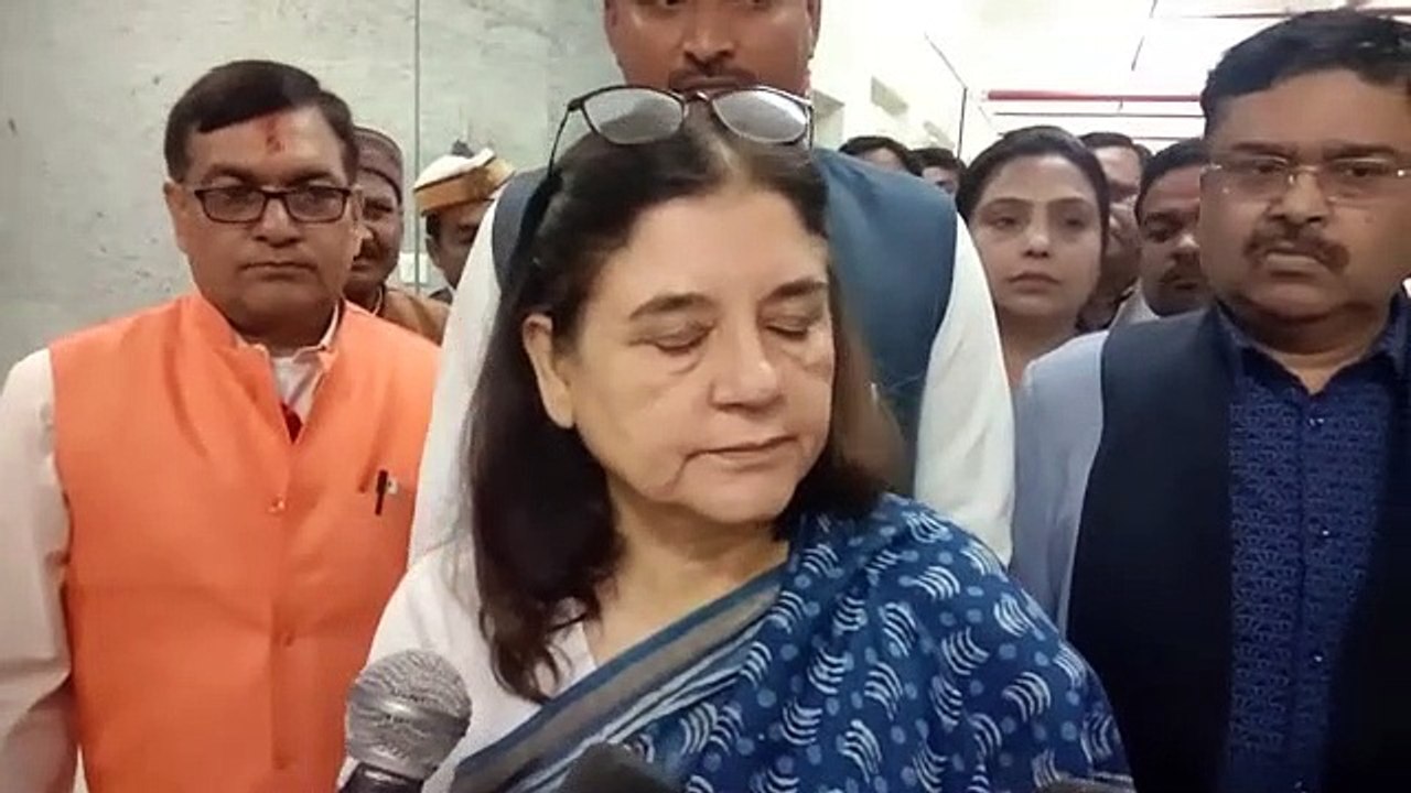 सुल्तानपुरः मेनका गांधी ने की रेप पीड़िता मासुम से मुलाक़ात, सुनिए मेनका का आदेश