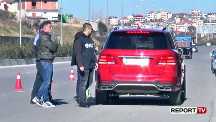 Kush janë pronarët e 118 makinave të blinduara / OFL dhe Policia në aksion për t'i bllokuar
