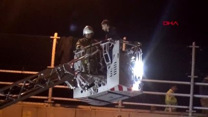 Köprüde intihar girişiminde bulundu, 1 saatte ikna edildi