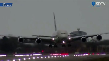 طيار يهبط بطريقة مثيرة في مواجهة الرياح العاتية