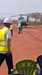 L'atterrissage de l'hélico d'Alpha Condé provoque un nuage de poussière