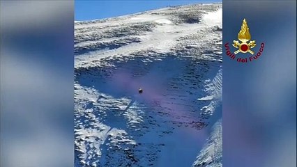 Ussita (MC) - Scivolta in canalone ghiacciato, salvato dai Vigili del Fuoco (17.02.20)