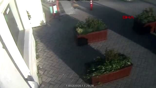 Bursa kendini savcı polis olarak tanıtan dolandırıcılar 3 kilo 600 gram altın dolandırdı
