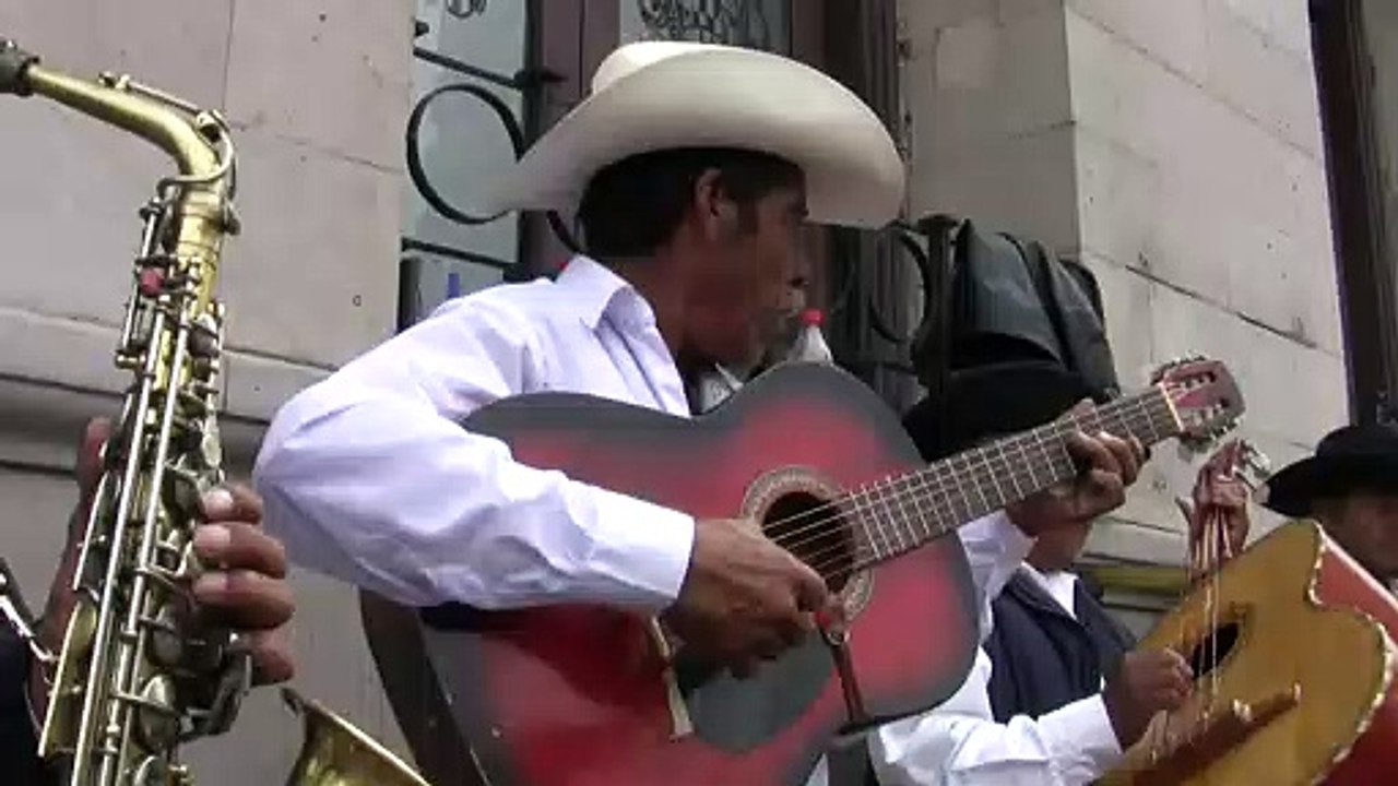 juan cortez DESDE CHIHUAHUA/ AY  ESTHER  ES UNA CUMBIA