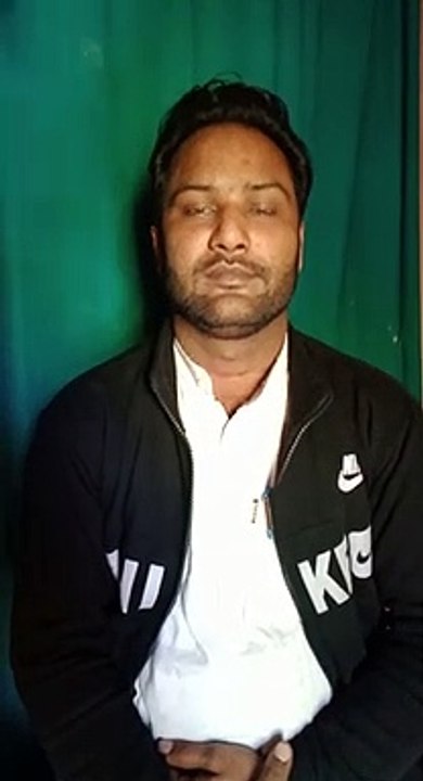 शामली: आधार कार्ड मशीन लगवाने की मांग, उप जिलाधिकारी को सौंपा मांग पत्र।