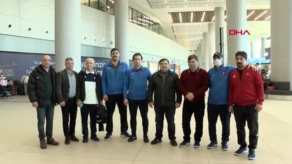 Spor serbest güreş milli takımı yurda döndü