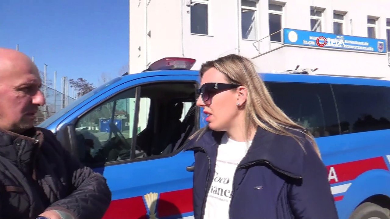 İranlı 4 kişi polis süsüyle turistleri gasp ettiler