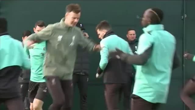 El Liverpool entrena por última vez antes de viajar a Madrid