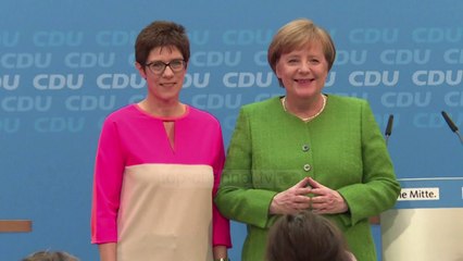 Download Video: ‘Tërmet’ në CDU/ Pasuesja e Angela Merkel heq dorë nga kandidatura për kancelare